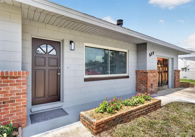 Photo 3 of Single family home for sale at 577 Parkdale Ct, Deland, FL 32724 | MLS# O6420527 | Listing updated on 2026-09-23