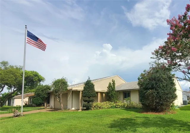 Photo 3 of Single family home for sale at 5540 Minute Man Ct, Orlando, FL 32821 | MLS# S5152626 | Listing updated on 2026-08-18