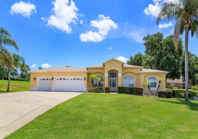 Photo 1 of Single family home for sale at 12560 Katherine Cir, Clermont, FL 34711 | MLS# G5114359 | Listing updated on 2026-08-23