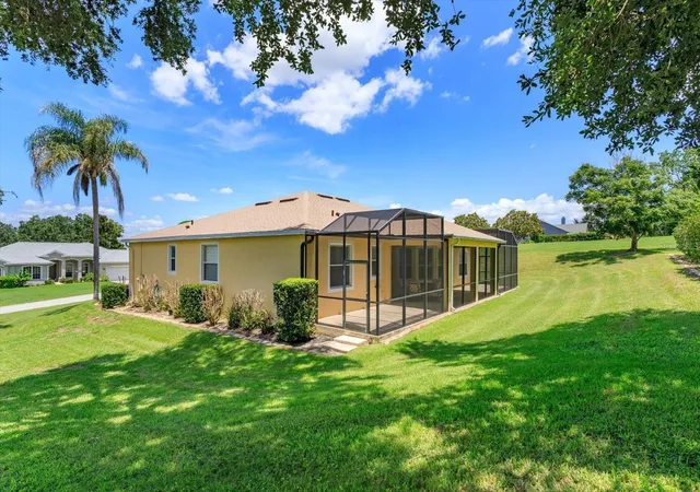 Photo 2 of Single family home for sale at 12560 Katherine Cir, Clermont, FL 34711 | MLS# G5114359 | Listing updated on 2026-08-23