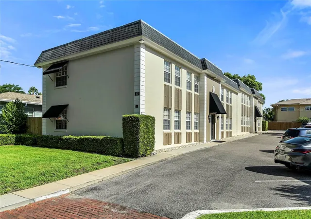Homes for sale in Orlando, FL | 317 E Amelia St #7, Orlando, FL 32801 | MLS# O6420532