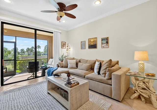 Listing Photo 5 - Condo for sale in building located at 7228 Hamilton Rd, BRADENTON, FL 34209 - Unit #7228