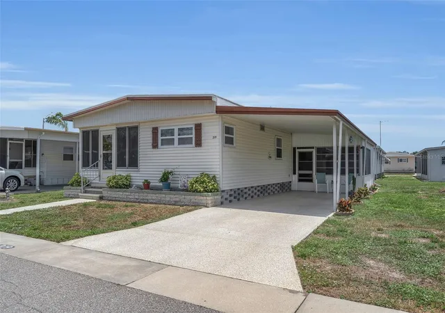 Homes for sale in Palmetto, FL | 5619 Bayshore Rd #319, Palmetto, FL 34221 | MLS# A4698339