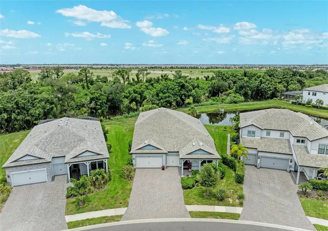 Photo 2 of Single family home for sale at 16341 Hidden Oak Loop, Bradenton, FL 34211 | MLS# A4698344 | Listing updated on 2026-10-22