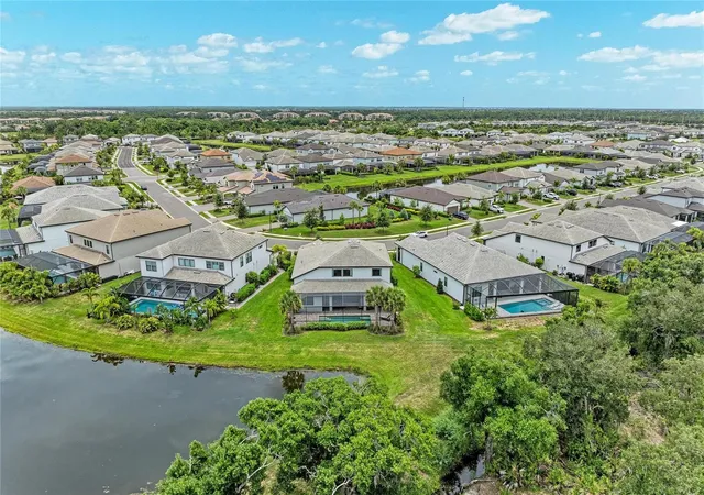 Photo 3 of Single family home for sale at 16341 Hidden Oak Loop, Bradenton, FL 34211 | MLS# A4698344 | Listing updated on 2026-10-22