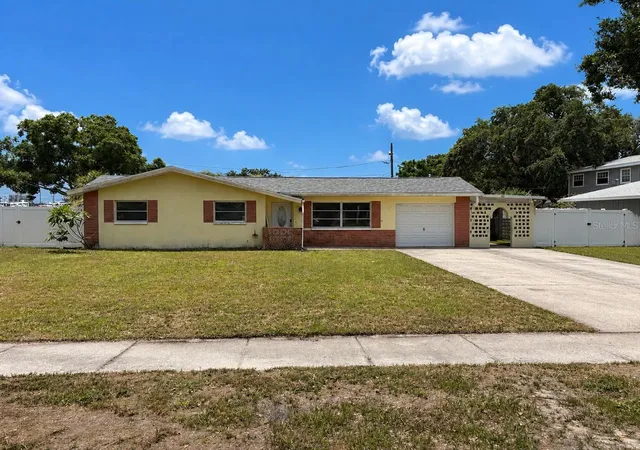 1st image of 2571 Central Ave, Clearwater, FL 33764 | MLS# TB8523978