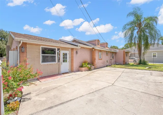Homes for sale in Auburndale, FL | 2442 Shirah Rd, Auburndale, FL 33823 | MLS# TB8524004