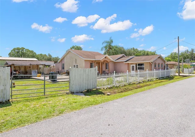 Homes for sale in Auburndale, FL | 2442 Shirah Rd, Auburndale, FL 33823 | MLS# TB8524004
