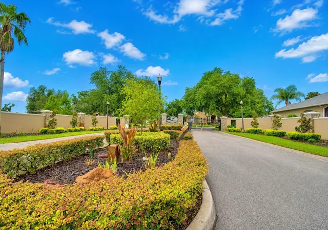 Photo 3 of Single family home for sale at 5516 Black Hawk Ln, Lakeland, FL 33810 | MLS# P4939180 | Listing updated on 2026-10-20