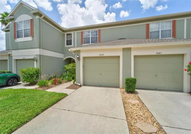 1st image of 1019 Vista Cay Ct, Brandon, FL 33511 | MLS# TB8524009