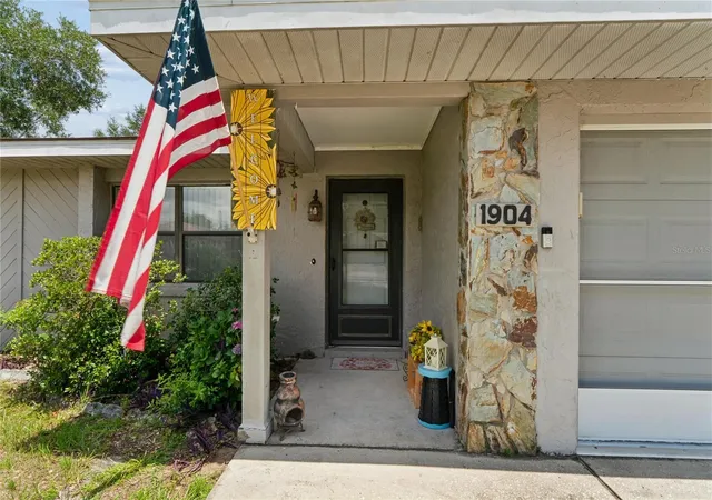 2nd image of 1904 W Belgrade Dr, Citrus Springs, FL 34434 | MLS# W7887145