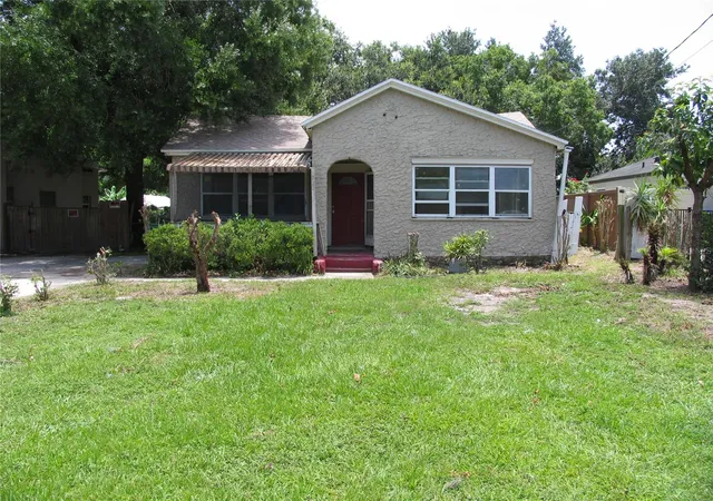 Photo 1 of Single family home for sale at 323 Dover St, Orlando, FL 32811 | MLS# O6420571 | Listing updated on 2026-07-30