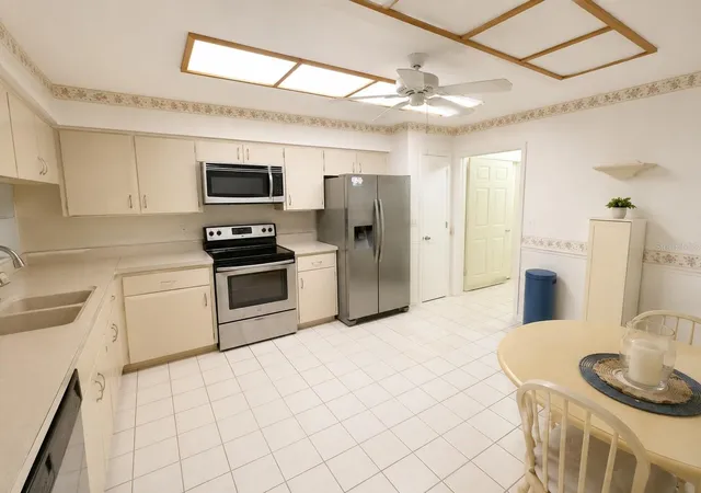Photo 3 of Single family home for sale at 4068 Wilshire Cir E #145, Sarasota, FL 34238 | MLS# TB8524010 | Listing updated on 2026-08-25