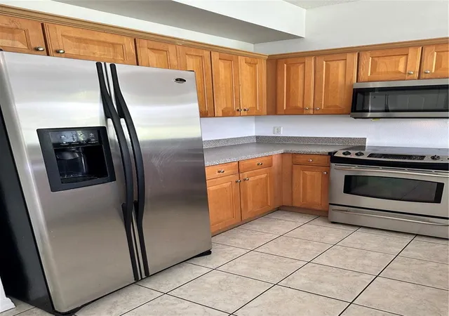 Photo 4 of Townhouse for sale at 8961 Iron Oak Ave, Tampa, FL 33647 | MLS# TB8524017 | Listing updated on 2026-09-15
