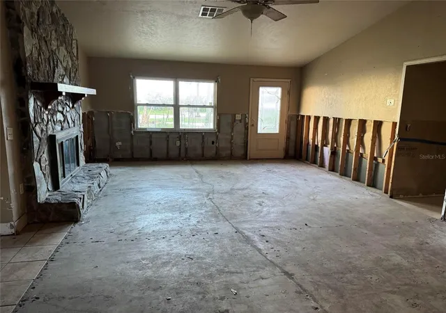 Homes for sale in Crystal River, FL | 540 Nw 7th Ave, Crystal River, FL 34428 | MLS# TB8524021
