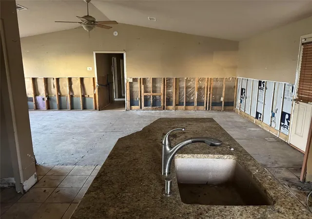 Homes for sale in Crystal River, FL | 540 Nw 7Th Ave, Crystal River, FL 34428 | MLS# TB8524021
