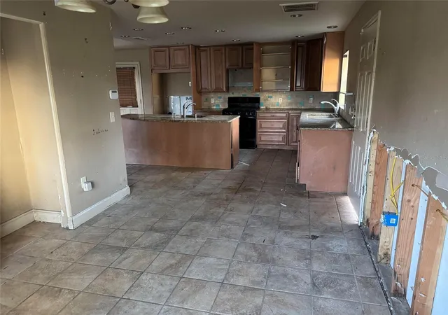 Homes for sale in Crystal River, FL | 540 Nw 7Th Ave, Crystal River, FL 34428 | MLS# TB8524021