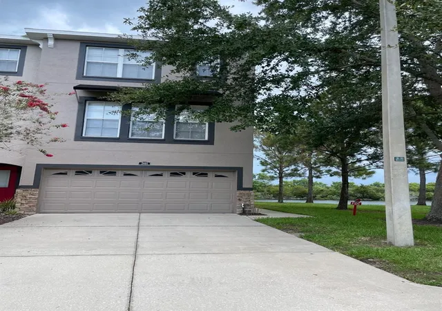 Photo 1 of Townhouse for sale at 2401 Lexington Oak Dr, Brandon, FL 33511 | MLS# NS1088598 | Listing updated on 2026-10-20