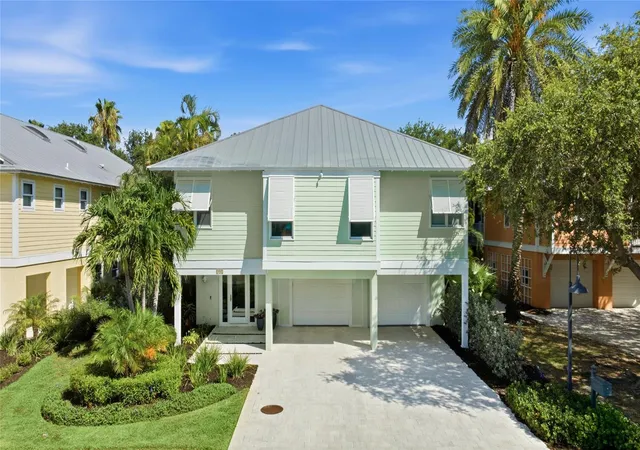 2nd image of 392 Firehouse Ln, Longboat Key, FL 34228 | MLS# A4698365