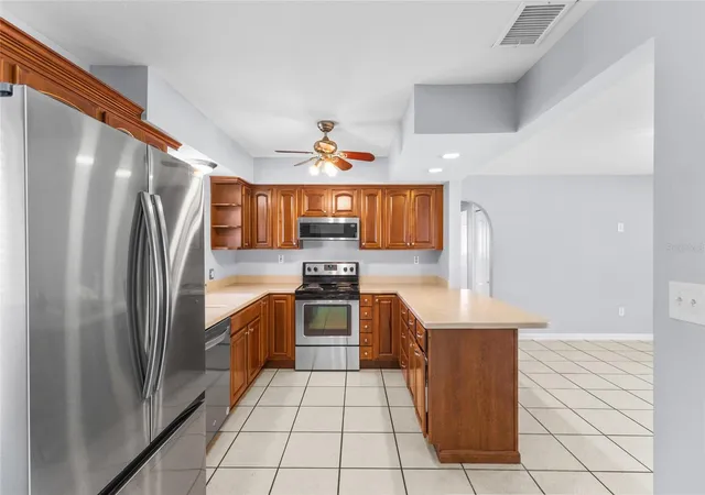 5th image of 605 S Florida Ave, Tarpon Springs, FL 34689 | MLS# TB8524031