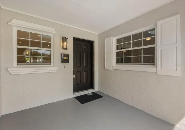 Photo 3 of Single family home for sale at 726 Forest Glen Ct, Maitland, FL 32751 | MLS# O6420590 | Listing updated on 2026-09-28