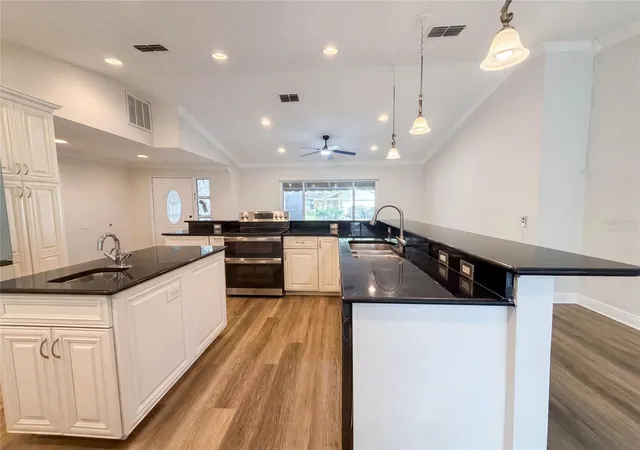 2nd image of 37 Osprey St, Safety Harbor, FL 34695 | MLS# O6420598