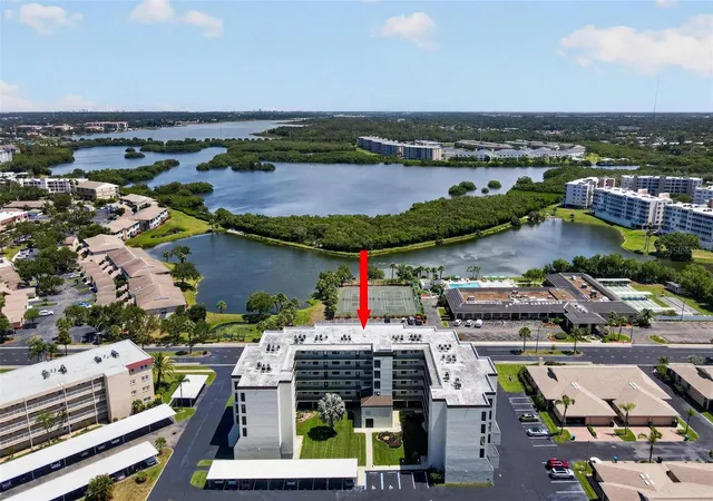 3rd image of 9860 62Nd Ter N #1043, St Petersburg, FL 33708 | MLS# TB8524042