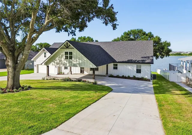 Photo 3 of Single family home for sale at 5683 Old Berkley Rd, Auburndale, FL 33823 | MLS# L4963129 | Listing updated on 2026-10-01