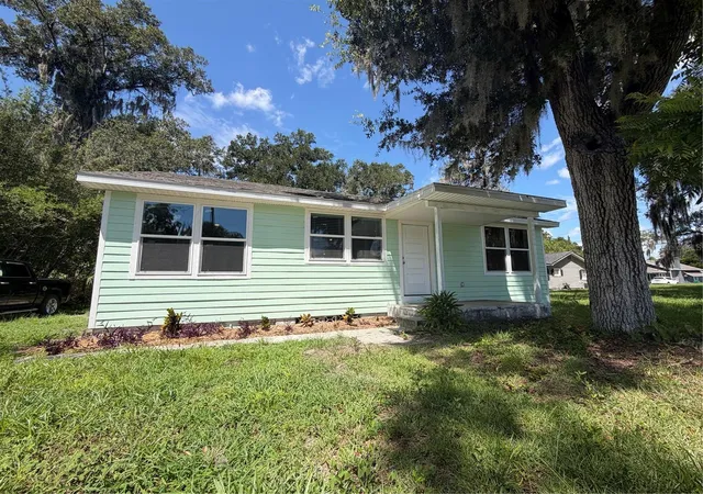 1st image of 840 N Frankfort Ave, Deland, FL 32724 | MLS# V4949911