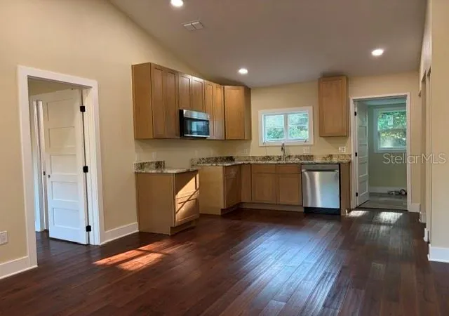 2nd image of 840 N Frankfort Ave, Deland, FL 32724 | MLS# V4949911