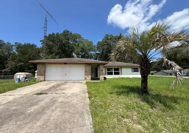 1st image of 11160 Sw 136th Court Rd, Dunnellon, FL 34432 | MLS# OM727534