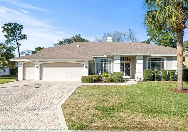 Photo 4 of Sale Pending at 9355 Merriweather Dr, Weeki Wachee, FL 34613 | MLS# W7887153 | Listing updated on 2026-08-30