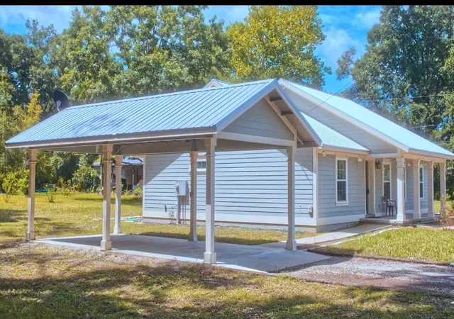 Photo 2 of Single family home for sale at 3109 E Bryant Ave, Bell, FL 32619 | MLS# A4698384 | Listing updated on 2026-07-19