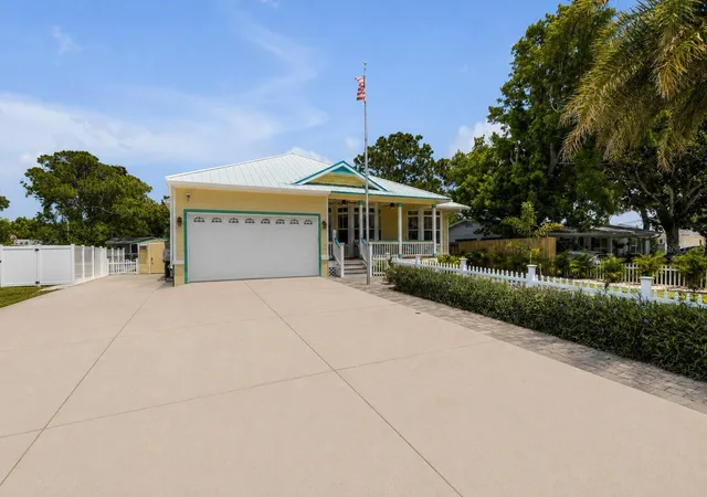 Homes for sale in New Smyrna Beach, FL | 521 S Peninsula Ave, New Smyrna Beach, FL 32169 | MLS# NS1088603