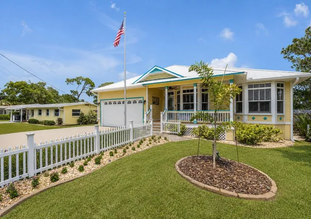 Single family home for sale at 521 S Peninsula Ave, NEW SMYRNA BEACH, FL 32169 | MLS# NS1088603