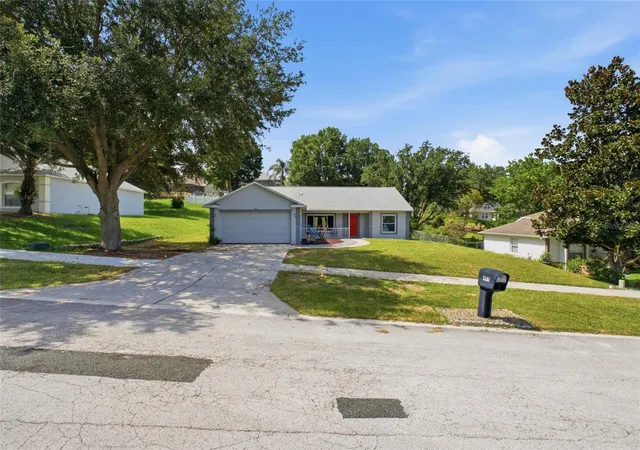 Photo 2 of Single family home for sale at 993 Scenic View Cir, Minneola, FL 34715 | MLS# G5114377 | Listing updated on 2026-08-31