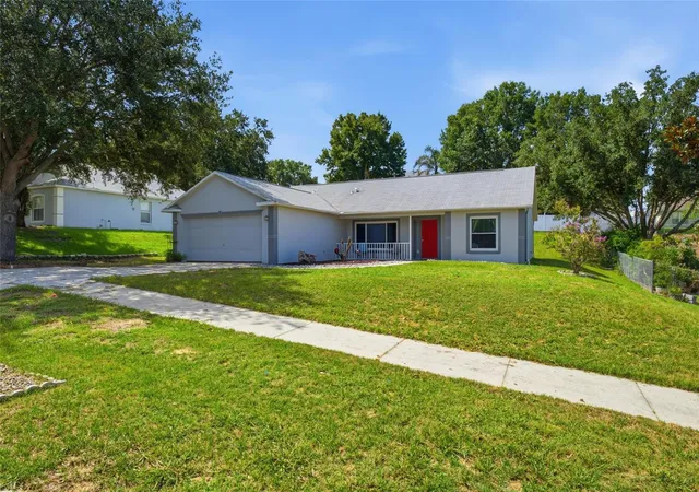 Photo 3 of Single family home for sale at 993 Scenic View Cir, Minneola, FL 34715 | MLS# G5114377 | Listing updated on 2026-08-31