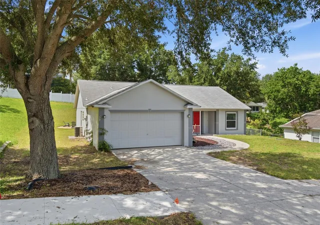 Photo 4 of Single family home for sale at 993 Scenic View Cir, Minneola, FL 34715 | MLS# G5114377 | Listing updated on 2026-08-31