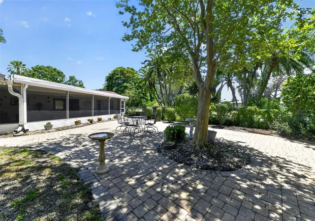 Photo 4 of Single family home for sale at 100 59th Avenue S, Saint Petersburg, FL 33705 | MLS# O6420621 | Listing updated on 2026-09-29