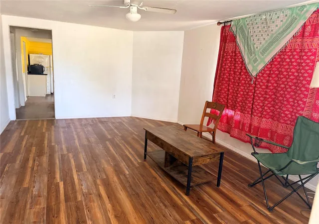 3rd image of 2178 7Th St, Sarasota, FL 34237 | MLS# D6147932
