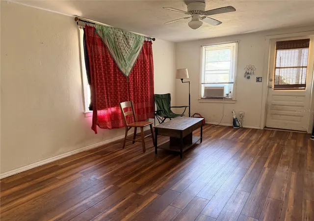 5th image of 2178 7Th St, Sarasota, FL 34237 | MLS# D6147932