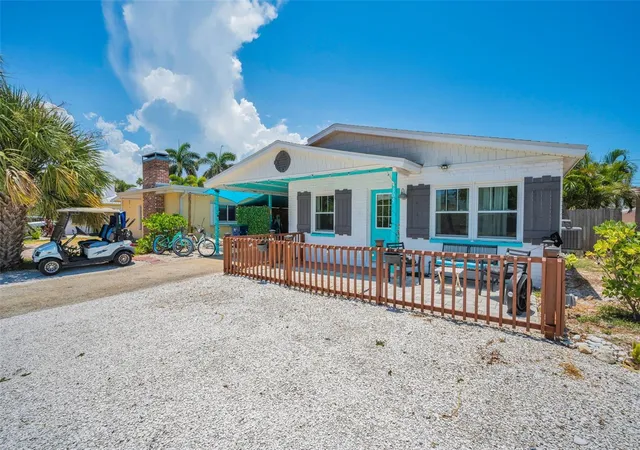 4th image of 305 15Th Ave, Indian Rocks Beach, FL 33785 | MLS# TB8524075