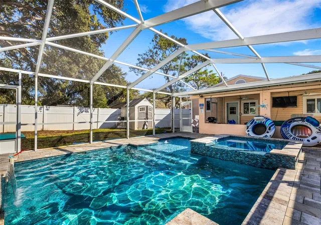Photo 3 of Single family home for sale at 1600 Loretta Ave Nw, Largo, FL 33770 | MLS# TB8524077 | Listing updated on 2026-07-02
