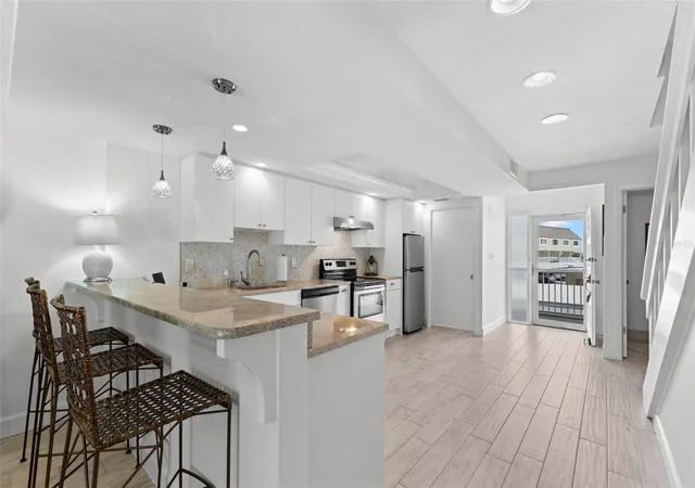 5th image of 433 S Paula Dr #28, Dunedin, FL 34698 | MLS# TB8524081