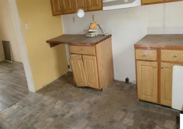 Photo 3 of Manufactured home for sale at 15532 Mango Dr, Punta Gorda, FL 33955 | MLS# C7527830 | Listing updated on 2026-10-10
