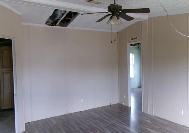 Photo 4 of Manufactured home for sale at 15532 Mango Dr, Punta Gorda, FL 33955 | MLS# C7527830 | Listing updated on 2026-10-11
