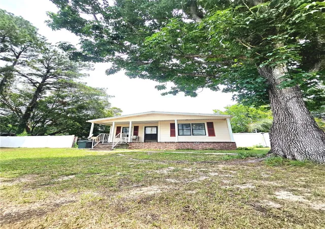 Photo 3 of Manufactured home for sale at 3265 Se 132nd Place, Belleview, FL 34420 | MLS# OM727545 | Listing updated on 2026-09-24
