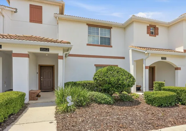 Photo 2 of Townhouse for sale at 1562 Moon Valley Dr, Davenport, FL 33896 | MLS# O6420669 | Listing updated on 2026-10-07