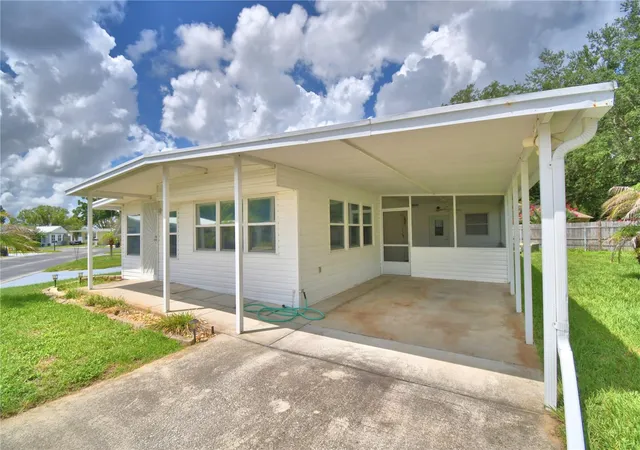 5th image of 111 Paradise Ln, Auburndale, FL 33823 | MLS# P4939185
