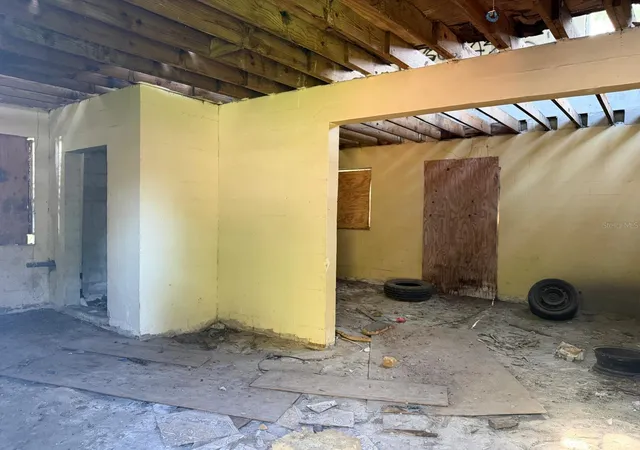 Photo 3 of Single family home for sale at 375 Trailer Ln, Kissimmee, FL 34741 | MLS# S5152657 | Listing updated on 2026-08-14